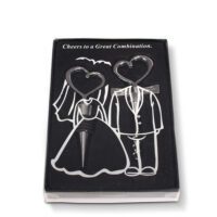 Zestaw do wina z parą młodą z metalu w czarnym pudełku, korkociąg i zatyczka