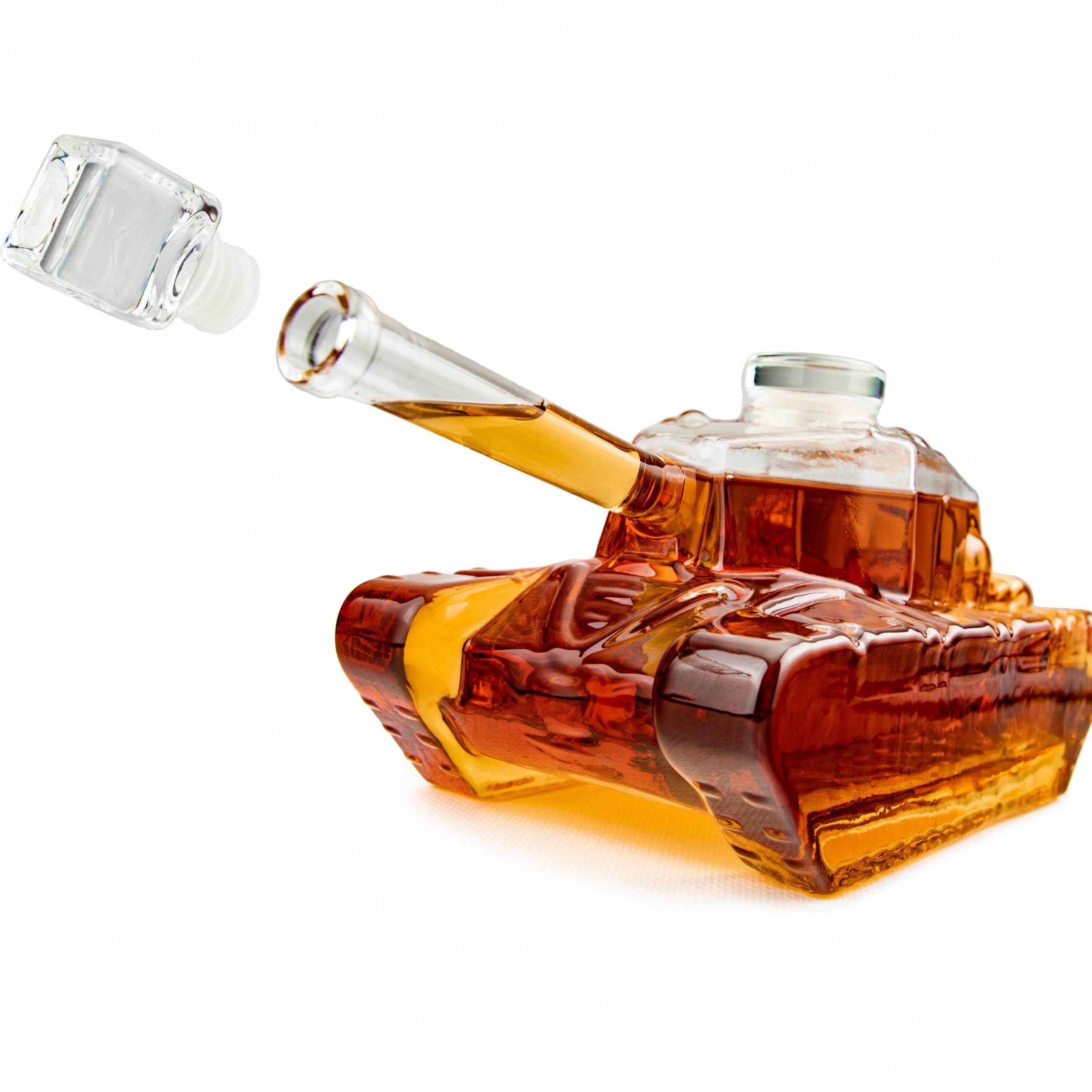 karafka w krztałcie czołgu