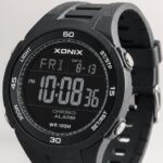 Zegarki Xonix – opinie. Czy tani zegarek sportowy może być dobrym wyborem? Zegarek sportowy Xonix z wodoszczelną tarczą i paskiem silikonowym – zdjęcie produktowe